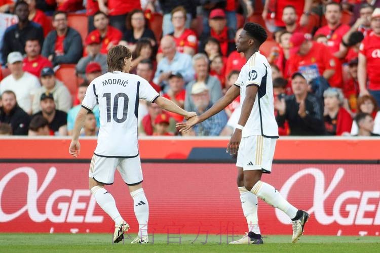 法媒:琼阿梅尼方面否认与皇马达成个人协议 法媒:琼阿梅尼方面否认与皇马达成个人协议