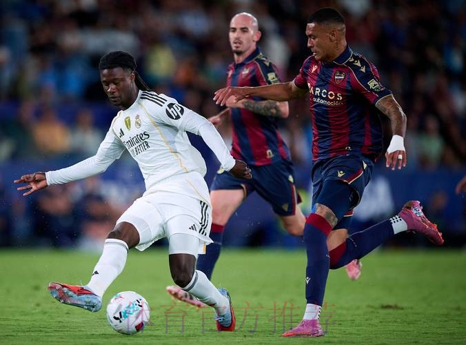 西甲队晒图抗议 暗示皇马获双标优待:点球呢?